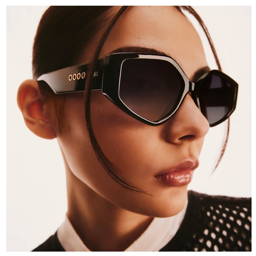 NEW QUAY Hot Gossip Geometric Frame Sunglasses